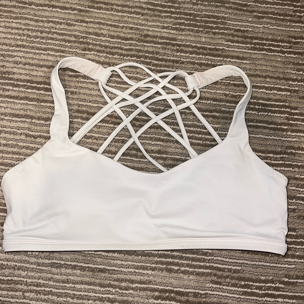 Size 6 white lulu sports bra!!!
